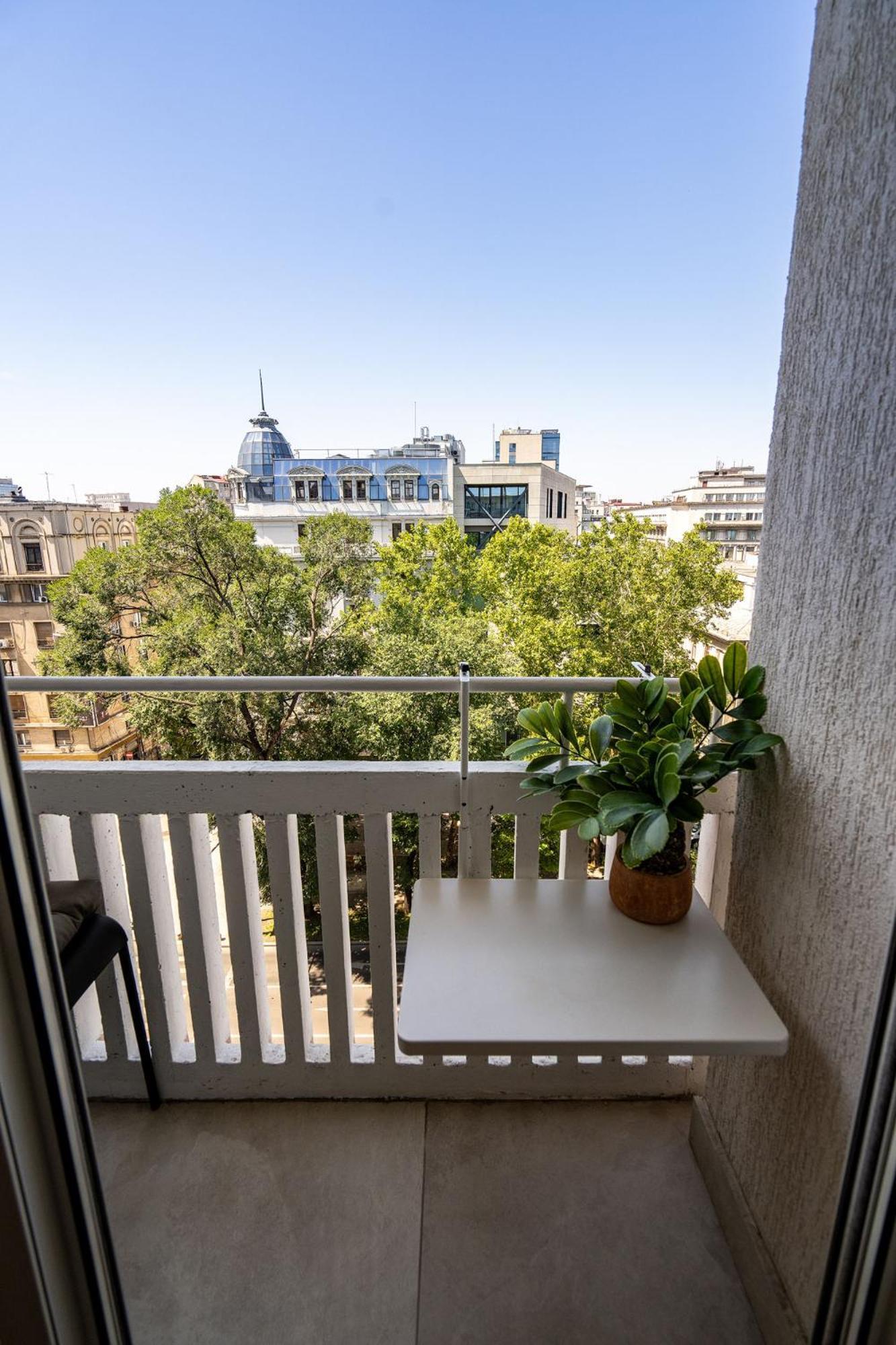 Romana Vibe Elegance In The Heart Of The City Bukarest Exterior foto