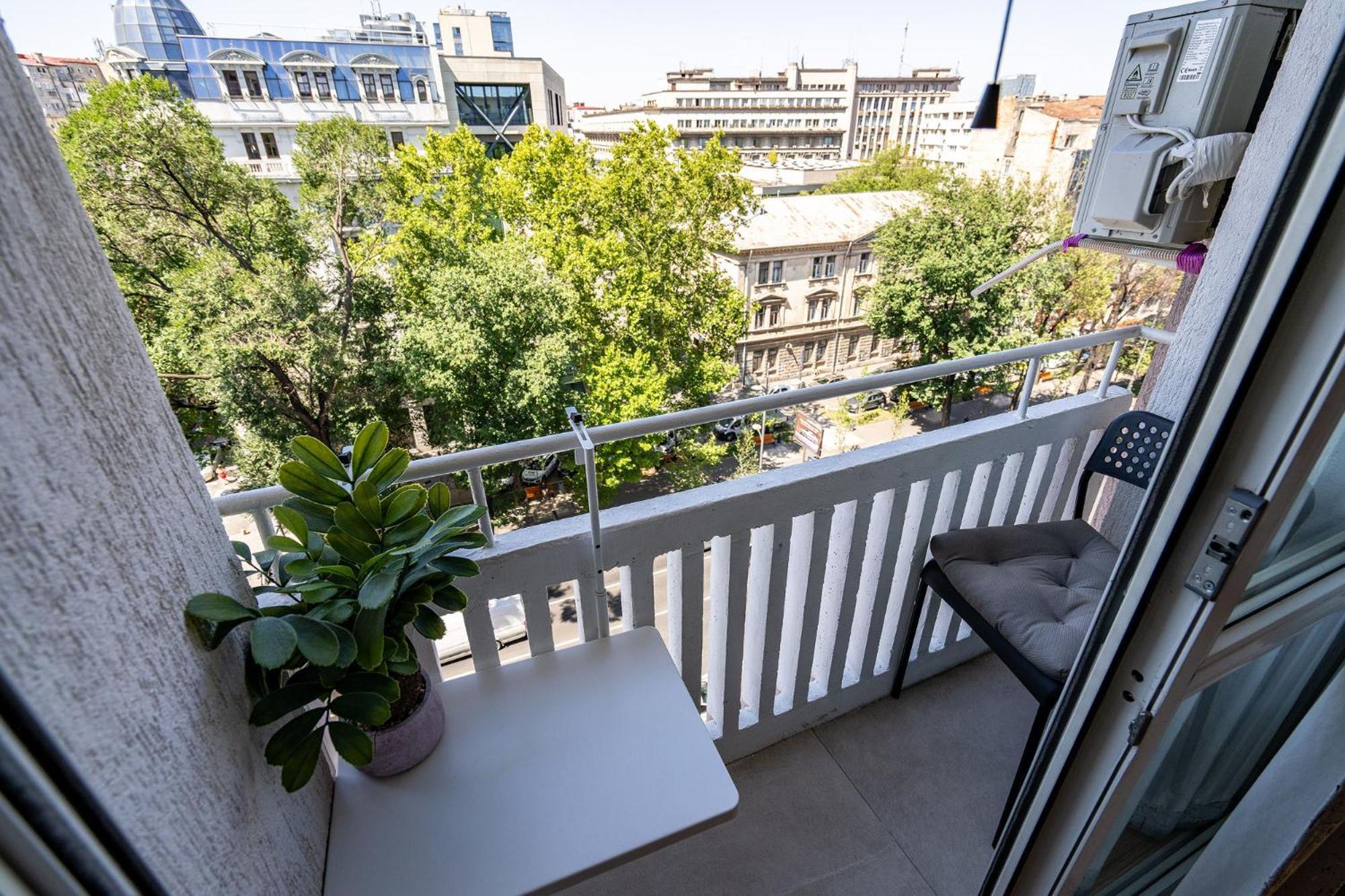 Romana Vibe Elegance In The Heart Of The City Bukarest Exterior foto
